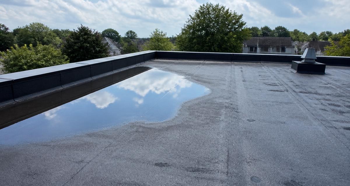 How Do You Repair a Flat Roof on a House?